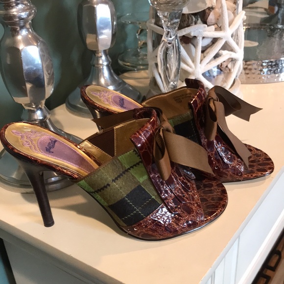 Hale’Bob Shoes. NWOT - Picture 2 of 14